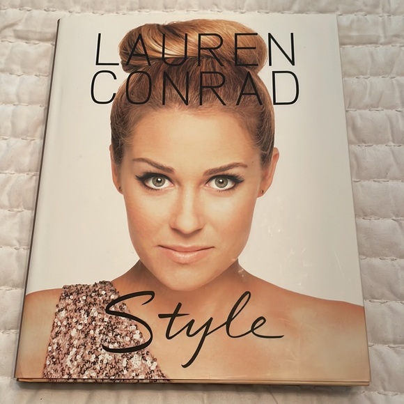 Beauty & Style Books Bundle - Picture 2 of 4